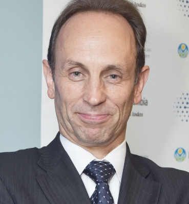 Gustavo </br> Vega